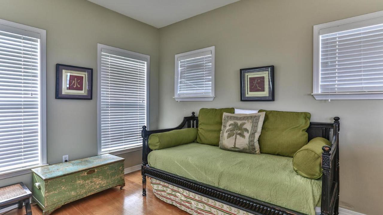 Biglows Bungalow - About A Quarter Mile To Private Neighborhood Beach Access, Pet Friendly, Community Pool デスティン エクステリア 写真