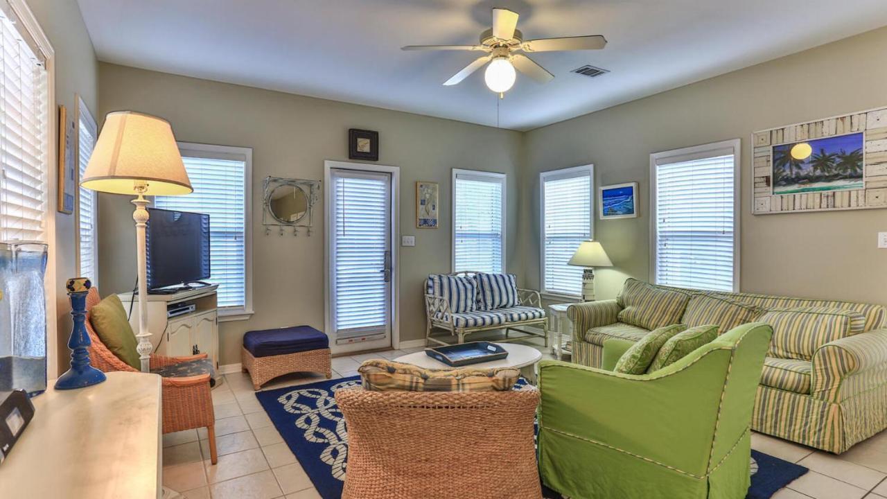 Biglows Bungalow - About A Quarter Mile To Private Neighborhood Beach Access, Pet Friendly, Community Pool デスティン エクステリア 写真