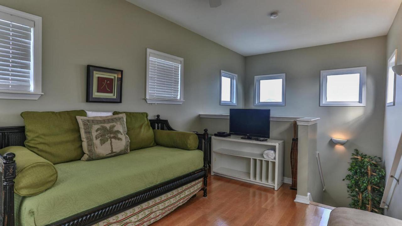 Biglows Bungalow - About A Quarter Mile To Private Neighborhood Beach Access, Pet Friendly, Community Pool デスティン エクステリア 写真