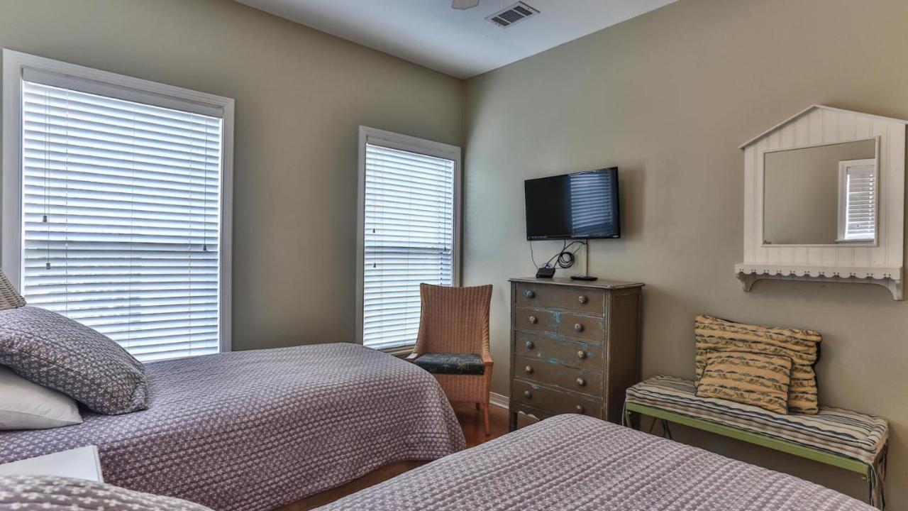 Biglows Bungalow - About A Quarter Mile To Private Neighborhood Beach Access, Pet Friendly, Community Pool デスティン エクステリア 写真